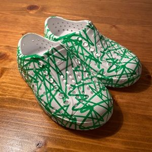 Native X Crayola kids Jefferson Print shoes size 6